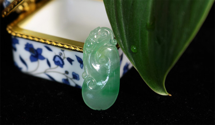 Jadeite or diamand