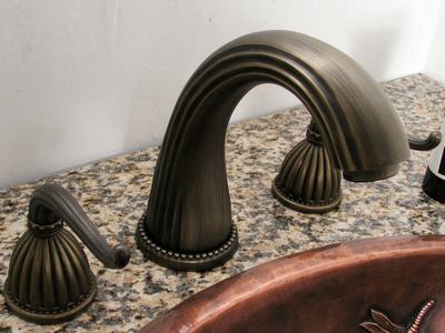 Antique Bronze Widespread Lavatory Faucet