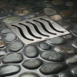 Desagües de ducha decorativos con forma cuadrada para un diseño de baño elegante