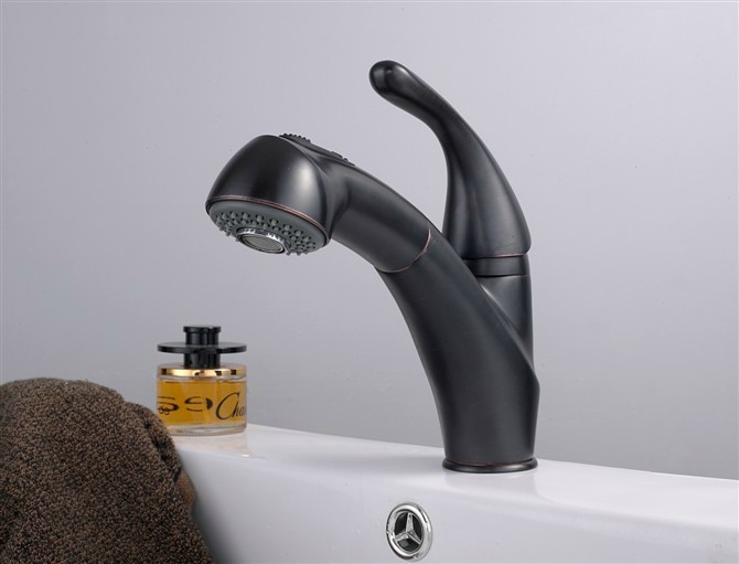Low water flow kitchen faucet